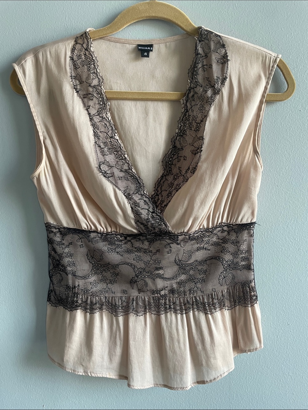 William B | Black Lace-Trim Beige/Blush Sleeveless Top | Size 4